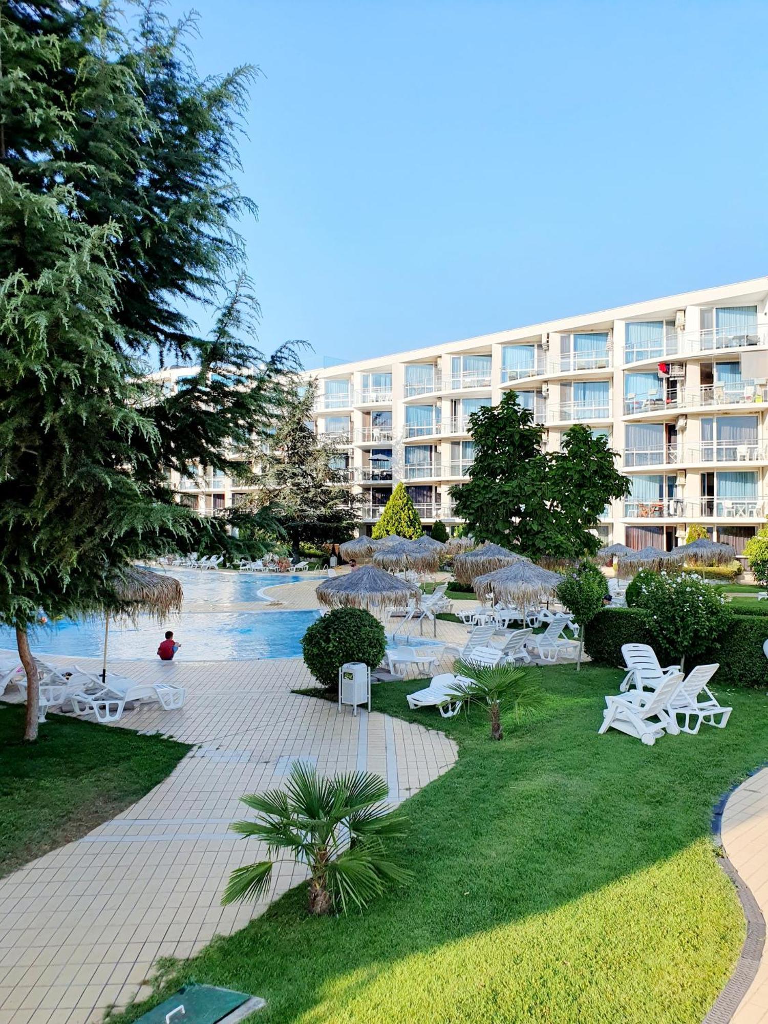Elena'S Lux Aparthotel - Town & Sea View - Atlantis Spa Sarafovo Exterior photo
