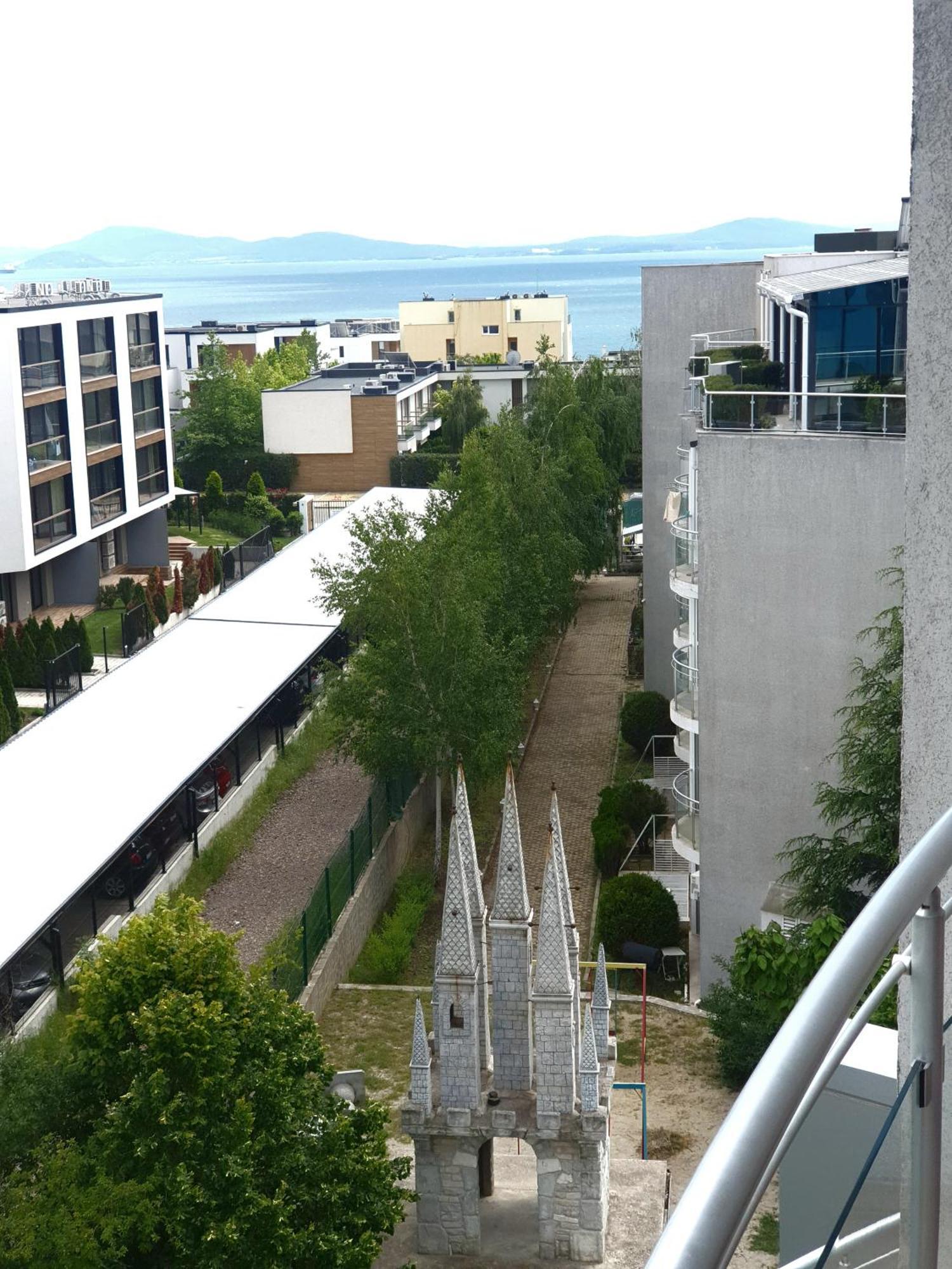 Elena'S Lux Aparthotel - Town & Sea View - Atlantis Spa Sarafovo Exterior photo